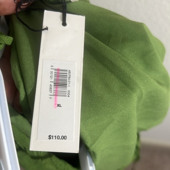 Banana Republic women’s Sz XL CRINKLE HALTER TOP vacation summer backless party - Picture 9 of 9